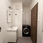 Urbanflat1615 With Parking Apartment