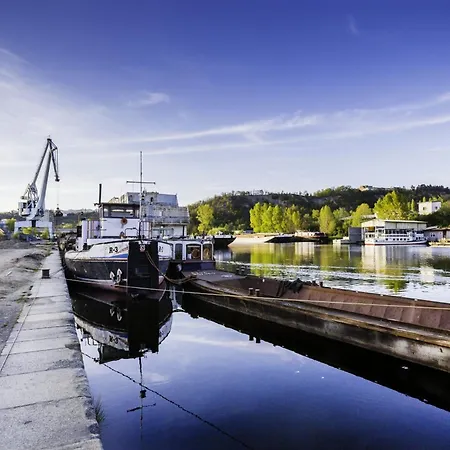 Urbanflat1615 With Parking Apartman Prága