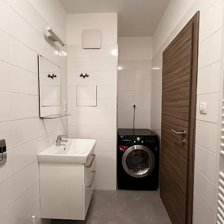 Urbanflat1615 With Parking 아파트