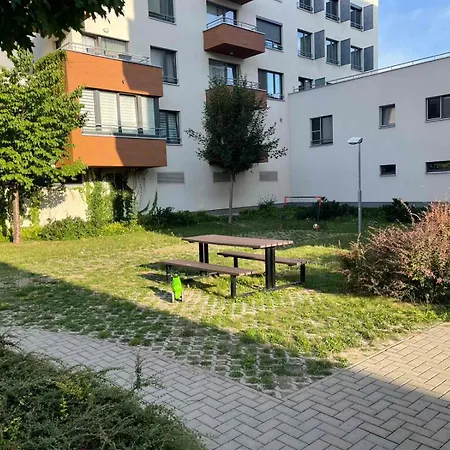 Urbanflat1615 With Parking Lägenhet Prag